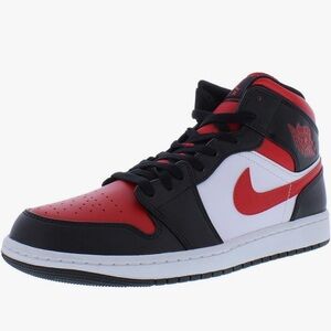 Preowned Nike men’s air Jordan 1 mild black/red/white size 9USA selling without